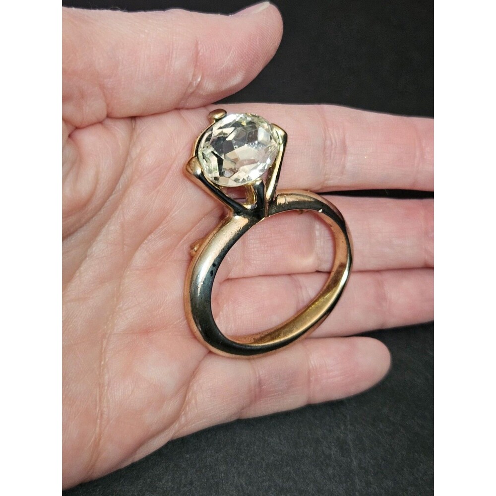 Vintage Gold Tone Solitaire Engagement Ring Brooch - Picture 4 of 9